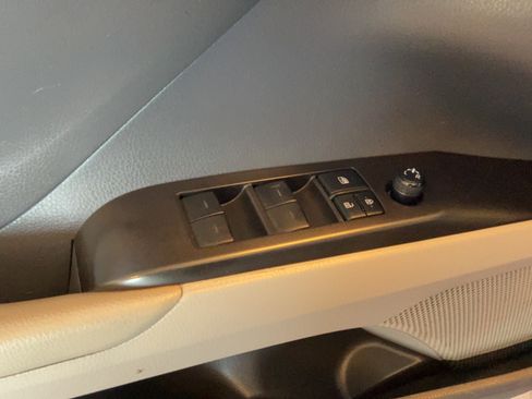Used 2022 Toyota Camry SE w/ Audio Upgrade Package FWD image 27