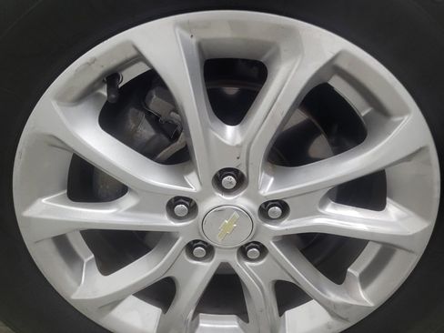 Used 2021 Chevrolet Equinox LT FWD image 31