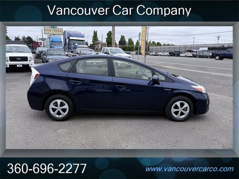Used 2012 Toyota Prius Three w/ Solar Roof Pkg FWD image 8