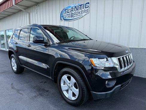 Used 2013 Jeep Grand Cherokee Laredo AWD/4WD image 4
