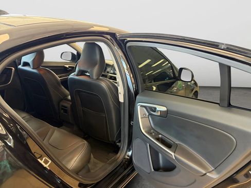 Used 2018 Volvo S60 T5 Dynamic w/ Protection Package AWD/4WD image 18