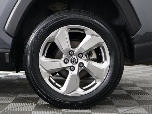 Used 2020 Toyota RAV4 Limited image 16