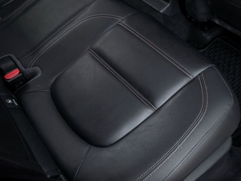 Used 2019 Jaguar F-PACE Prestige image 33