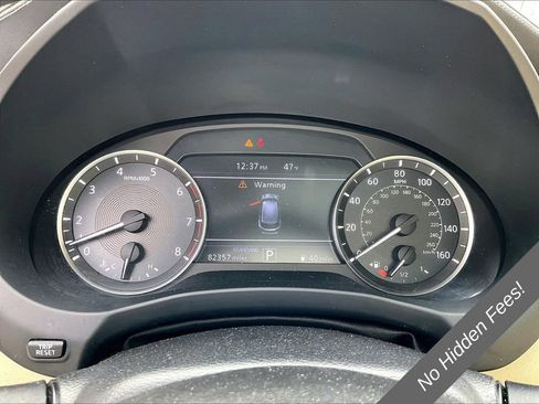 Used 2019 INFINITI QX50 Luxe w/ Navigation Package FWD image 17