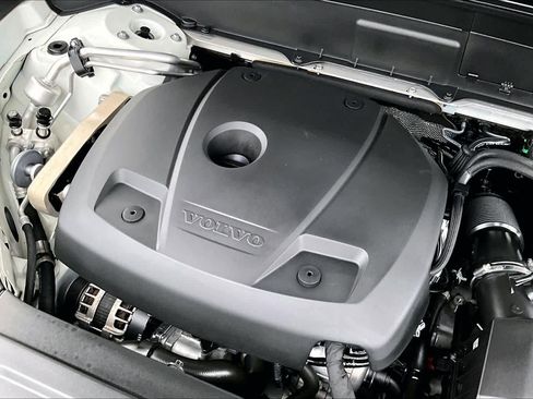 Used 2019 Volvo XC90 T5 Momentum image 31