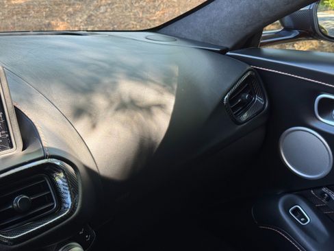 Used 2020 Aston Martin V8 Vantage Coupe RWD image 42