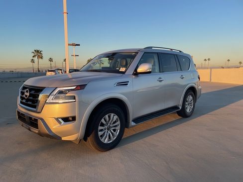 Used 2023 Nissan Armada SV image 5