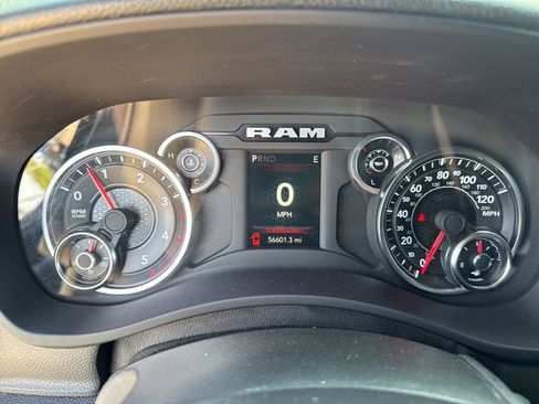 Used 2024 RAM 2500 Tradesman w/ Chrome Appearance Group image 12