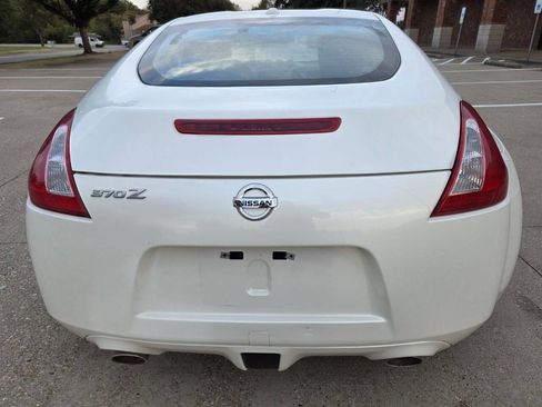 Used 2011 Nissan 370Z Touring image 9