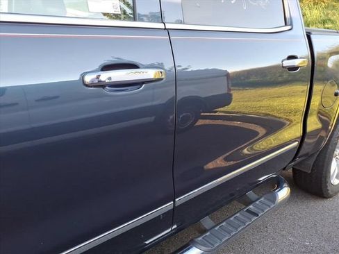 Used 2018 Chevrolet Silverado 1500 LTZ Z71 w/ Centennial Edition AWD/4WD image 7