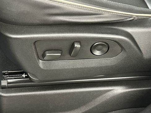 Used 2023 GMC Yukon XL SLT image 20