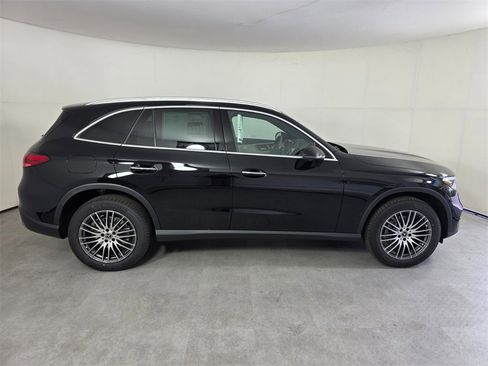 New 2026 Mercedes-Benz GLC 300 image 3