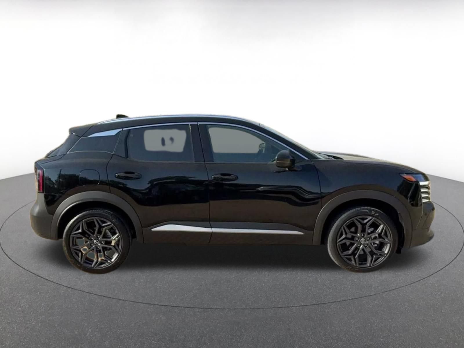Used 2026 Nissan Kicks SR AWD/4WD image 15
