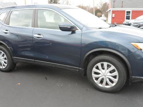 Used 2015 Nissan Rogue S image 3
