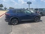 Used 2024 Nissan Rogue SV image 3