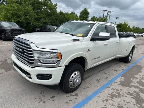 Used 2022 RAM 3500 Limited AWD/4WD image 2