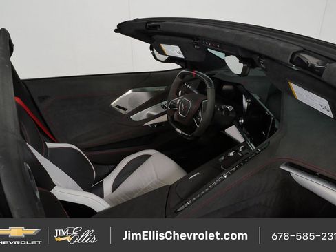 Used 2023 Chevrolet Corvette Z06 RWD image 20