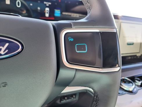 New 2026 Ford Expedition Active image 20