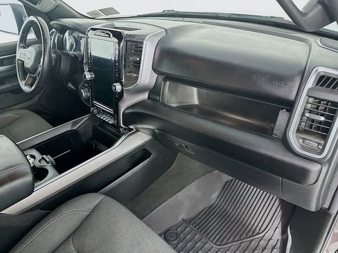 Used 2024 RAM 1500 4x4 Crew Cab image 31