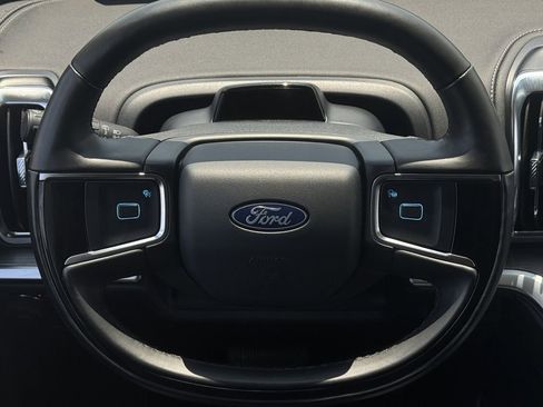 Used 2025 Ford Expedition Max Platinum AWD/4WD image 15