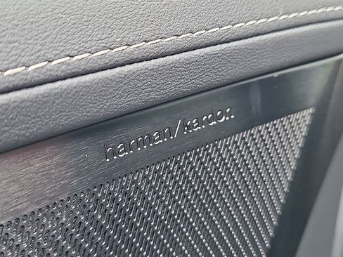 New 2026 Volvo XC90 B6 Ultra w/ Protection Package image 9