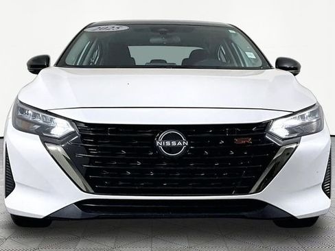 Used 2025 Nissan Sentra SR FWD image 2