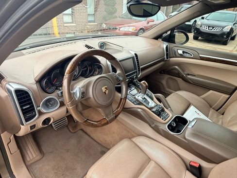 Used 2013 Porsche Cayenne S image 40