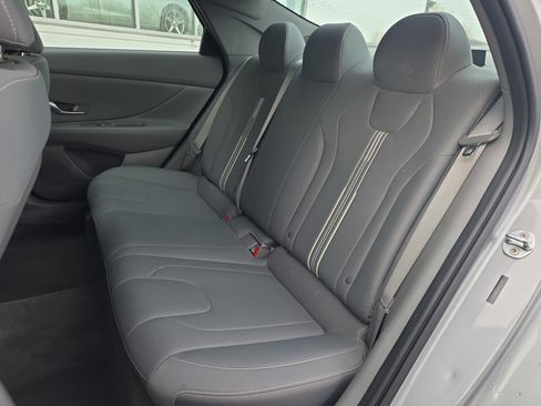 Used 2023 Hyundai Elantra SEL image 32