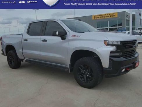 Used 2022 Chevrolet Silverado 1500 LT Trail Boss w/ Safety Package AWD/4WD image 2