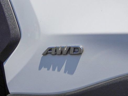 Used 2022 Toyota RAV4 XLE image 9