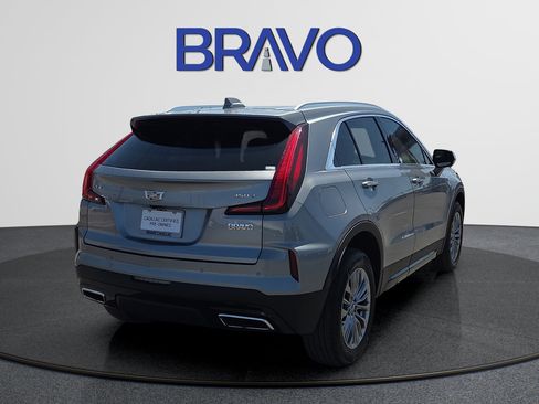 Used 2025 Cadillac XT4 Premium Luxury FWD image 4