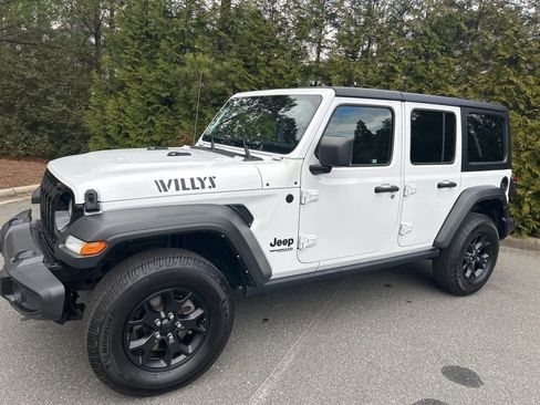Used 2022 Jeep Wrangler Unlimited Willys image 7