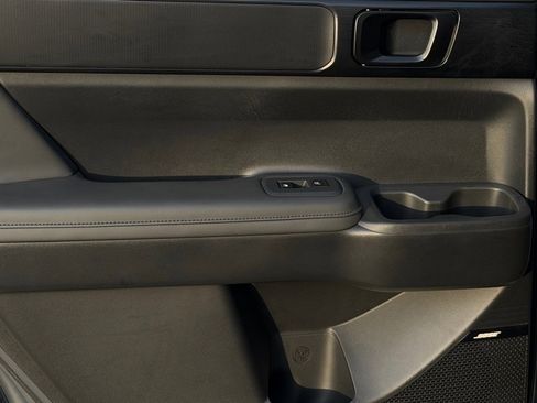 Used 2024 Hyundai Santa Fe Calligraphy image 9