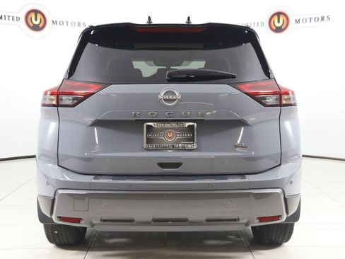 Used 2025 Nissan Rogue SL w/ Tech Package FWD image 50