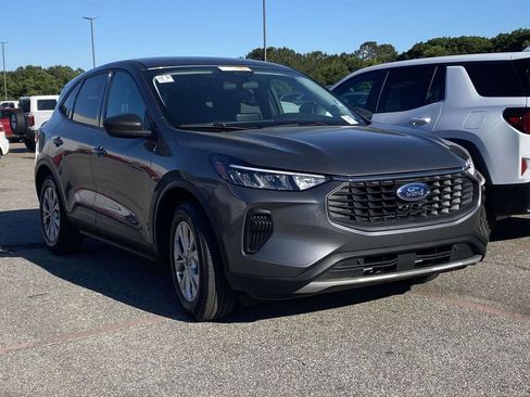 Certified 2025 Ford Escape Active FWD image 1