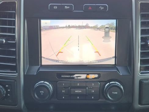 Used 2022 Ford F250 XLT w/ XLT Premium Package AWD/4WD image 18