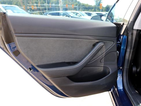 Used 2019 Tesla Model 3 Performance image 25