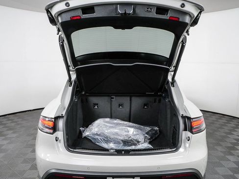 New 2026 Porsche Macan S image 33