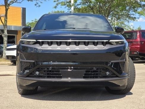 Used 2025 Jeep Wagoneer S Limited image 2