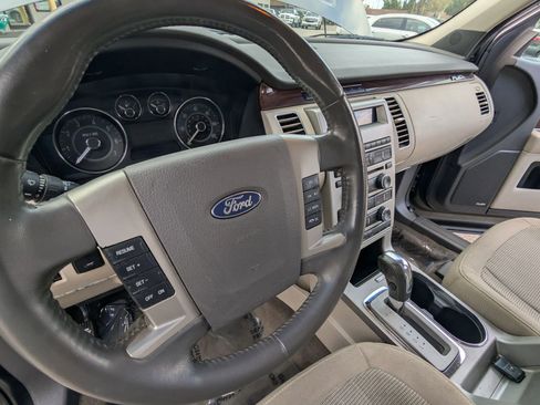 Used 2010 Ford Flex SEL image 9
