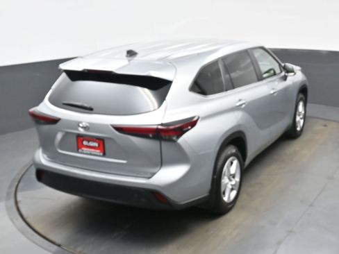 Used 2024 Toyota Highlander LE image 40