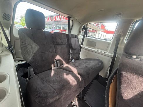 Used 2014 Dodge Grand Caravan American Value Package FWD image 13