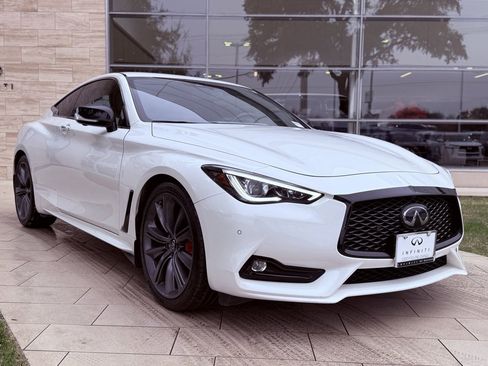 Certified 2022 INFINITI Q60 Red Sport 400 w/ Cargo Package image 4