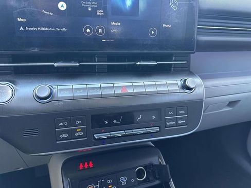Used 2024 Hyundai Kona Limited image 22
