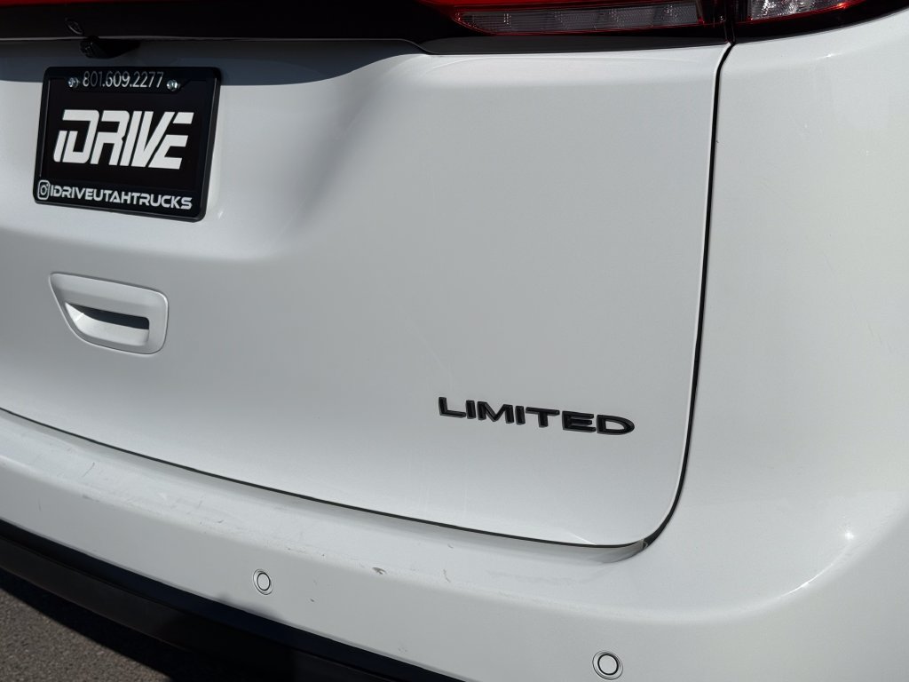 Used 2026 Chrysler Pacifica Limited w/ S Appearance Package FWD image 15