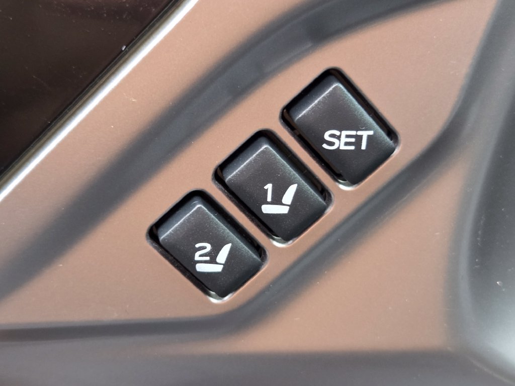 Used 2022 Subaru Outback Touring XT AWD/4WD image 17