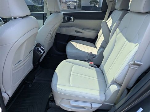 Used 2022 Kia Sorento SX image 26