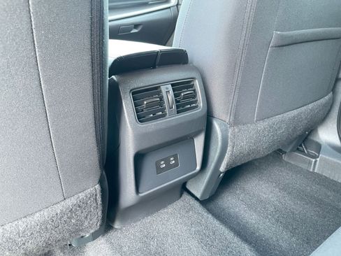 Used 2025 Nissan Rogue SV image 24