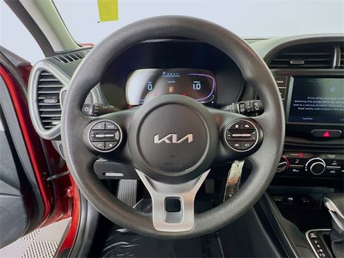 Used 2023 Kia Soul LX w/ LX Technology Package image 12