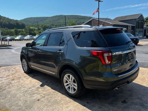 Used 2018 Ford Explorer XLT w/ Equipment Group 201A AWD/4WD image 7